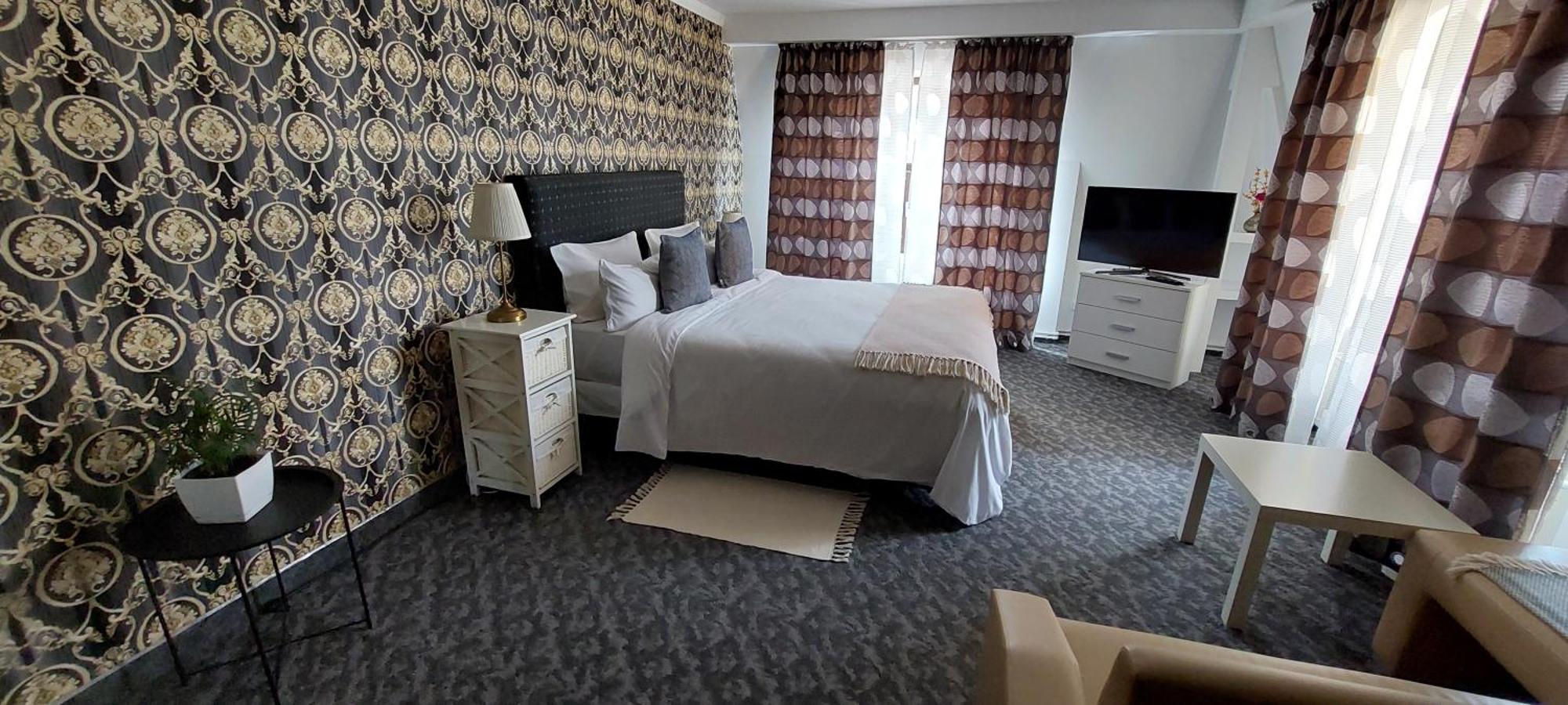 Harmony House Hotel Târgu Jiu Екстериор снимка