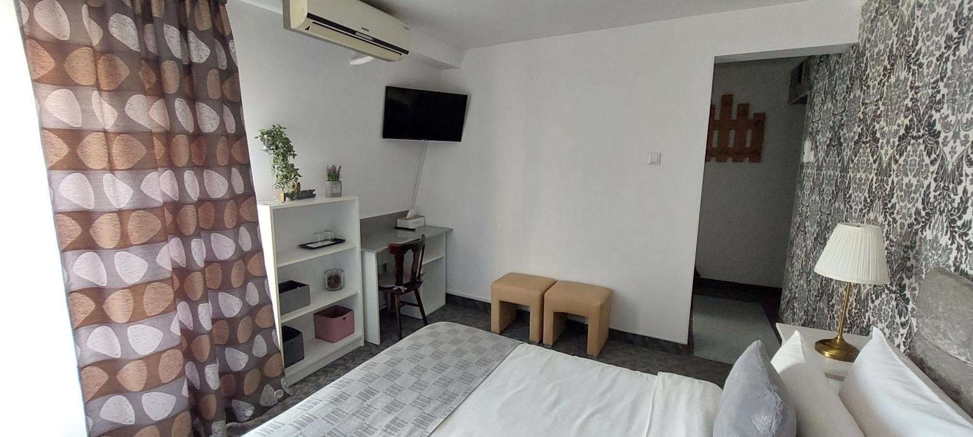 Harmony House Hotel Târgu Jiu Екстериор снимка